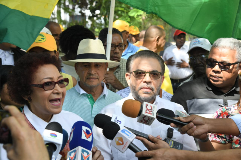 María Teresa Cabrera ofrece declaraciones durante el acto.