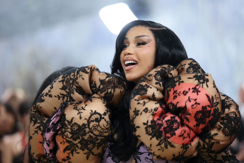 Cardi B deslumbró en la Gala del Met de 2026.