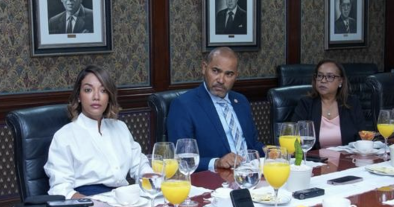 Betty Soto, Ricardo Guerrero y Rossana Figueroa acompañaron al ministro en el Desayuno.