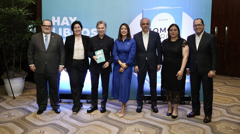 Eduardo Valcárcel, Kaoru Osera, Sergio Roitberg, Yerenna Álvarez, Luis Rubio, Alejandra Marcano y Fernando Martínez