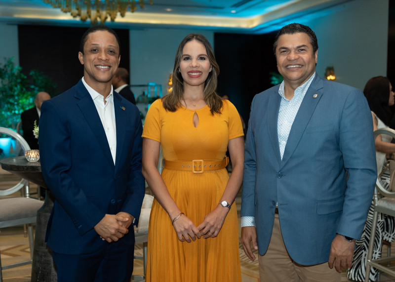 Jonathan Abreu, María Cristina Rodríguez y Tobías Crespo.