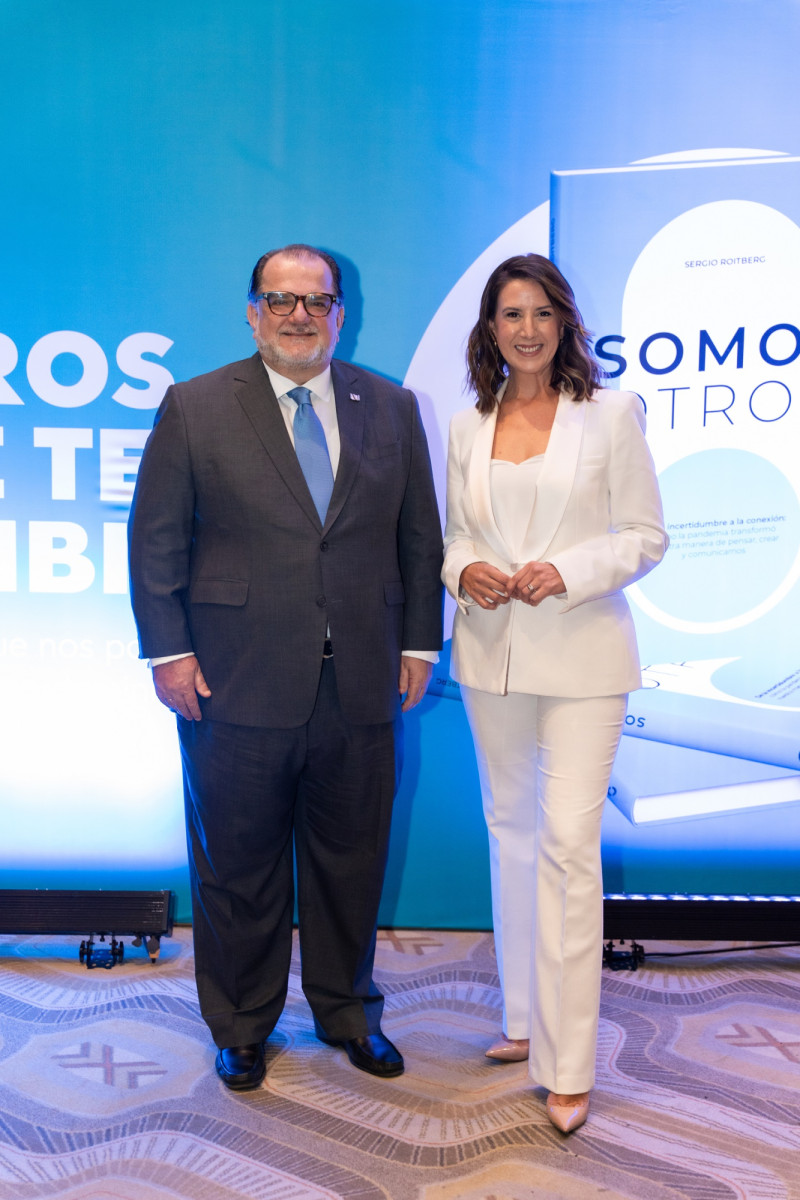 Eduardo Valcárcel y Katherine Hernández.