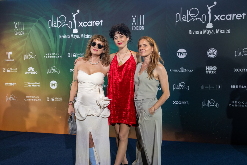 Dolores Fonzi, Leticia Cristi y Camila Pláate.