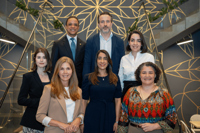Vera Nova, Stella Leon, Gloria Zacarias, Alicia Puello, Jonathan Abreu, Pedro Casado e Ivanna Read