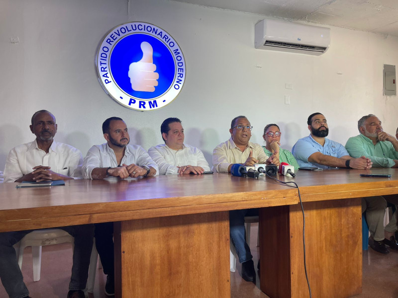 Dirigentes del PRM en Santiago