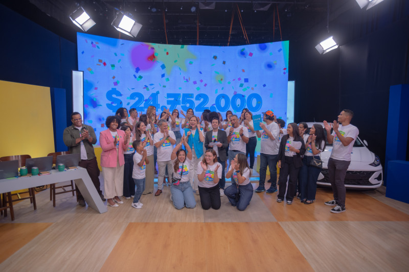 Parte de los participantes en el Gran Teletón “Juntos por la Niñez”, que este año logra movilizar más de 24.7 millones de pesos para seguir salvando vidas.
