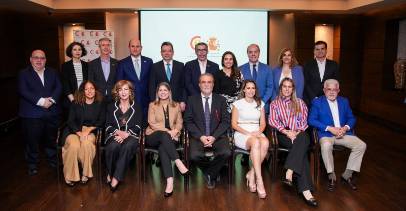 Los integrantes de la Junta Directiva de la entidad
