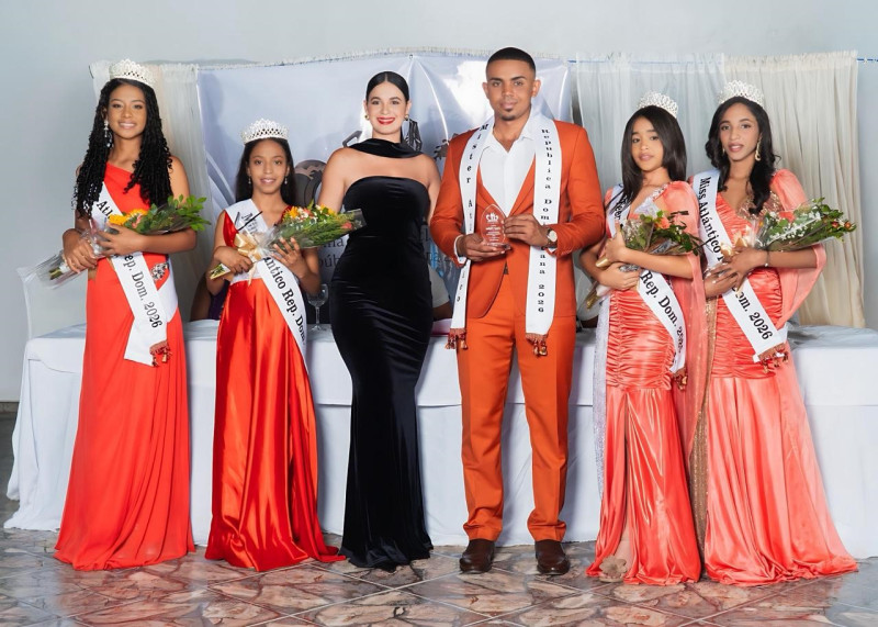 Las nuevas Reinas y Rey del Atlántico RD 2026 son: Yosmeddy Núñez, Mini Atlántico RD 2026; Gerolin Peralta, Preteen Atlántico RD 2026; Roselyn Feliz, Teen Atlántico RD 2026; Elizabeth Morales, Miss Atlántico RD 2026, y Omar Núñez, Mister Atlántico RD 2026.