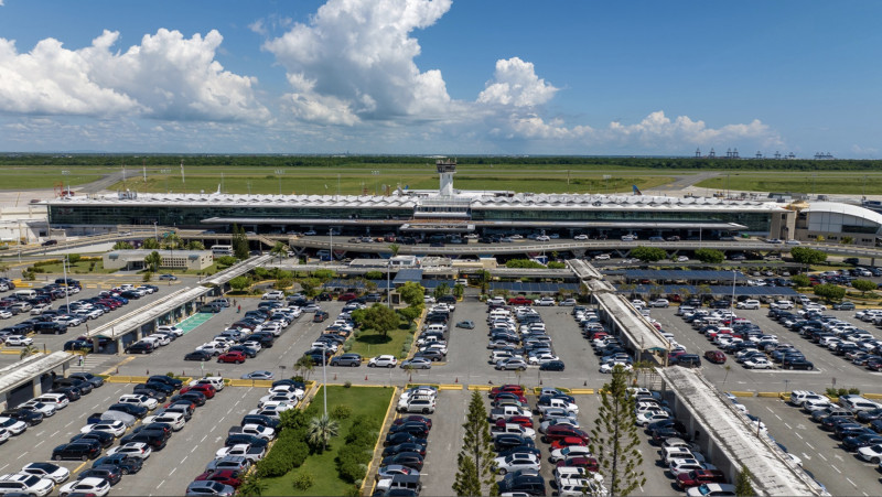 El acuerdo suscrito entre República Dominicana y Estados Unidos permite el ingreso temporal y excepcional de extranjeros en tránsito, excluyendo haitianos y menores no acompañados.