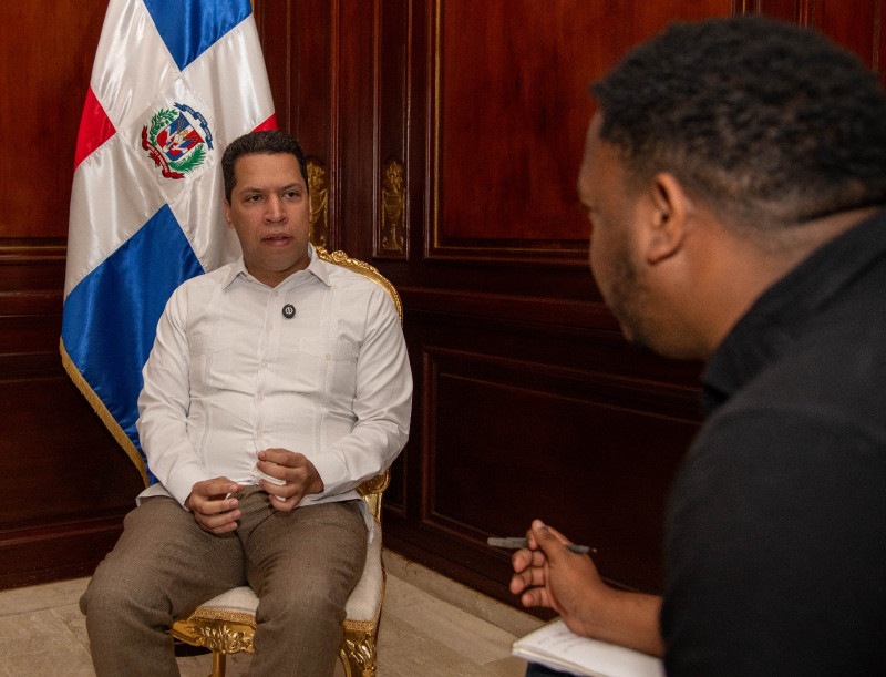 Jatzel da detalles del acuerdo al periodista Javier Flores del LISTÍN DIARIO