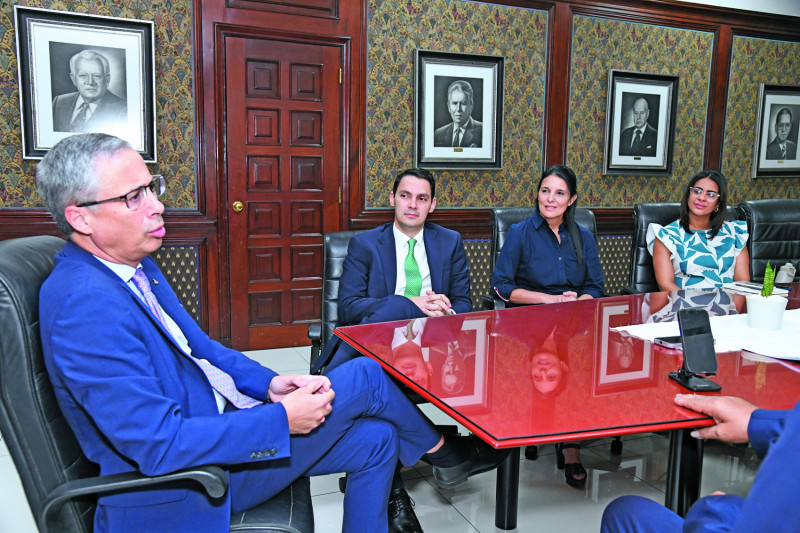 Juan Carlos Carneiro, Ricardo Villegas Houllemont y Sofía Guzmán Villalobos. leonel matos/ld