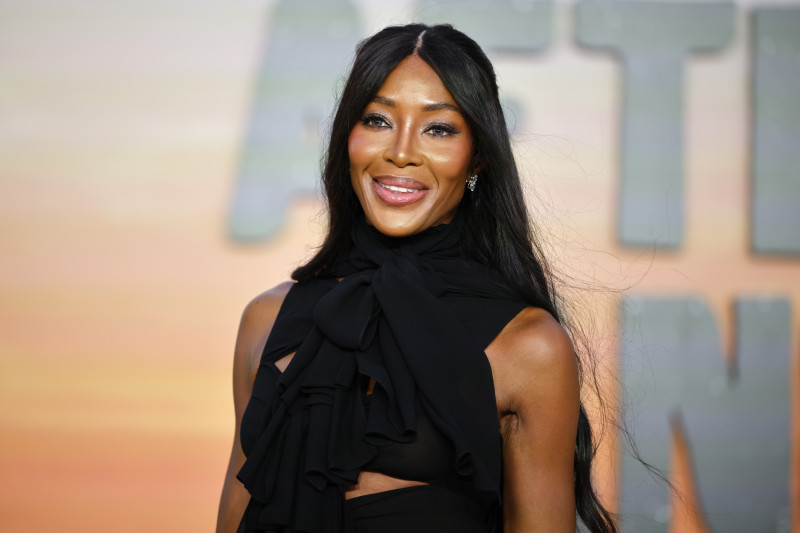 Si hay alguien experta en manejar sus propios tiempos y dejar al mundo sin palabras esa es la supermodelo británica Naomi Campbell. Y así lo demostró en mayo de 2021. A sus 50 años, revolucionó internet al desvelar por sorpresa que acababa de ser madre de una niña.