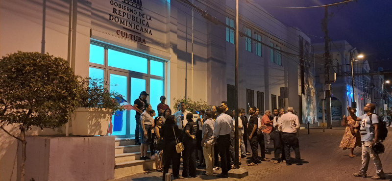 Varias personas rechazan la medida