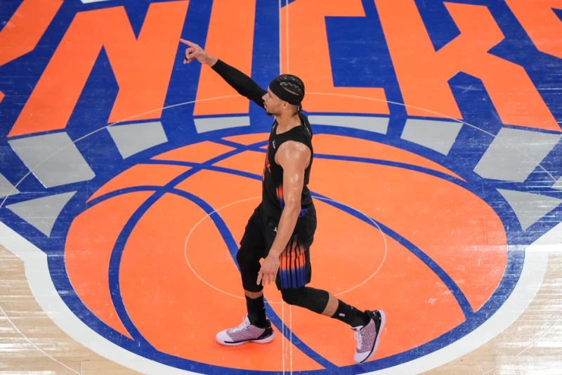 Josh Hart, de los Knicks, festeja tras encestar un triple en el segundo partido de la final de la Conferencia Este ante los Cavaliers el 21 de mayo de 2026 .