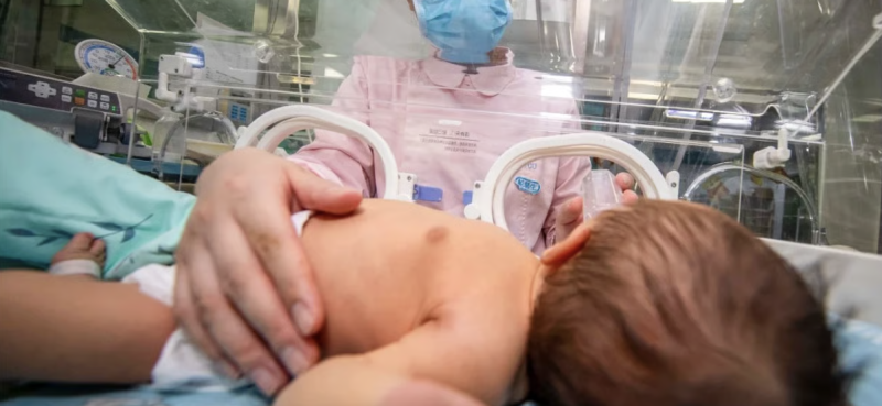 En la edad neonatal ocurre la mayoría de las muertes infantiles.