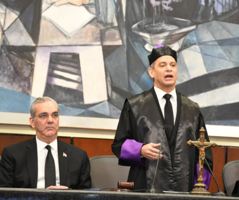 El mandatario Luis Abinader, junto al presidente de la Suprema Corte de Justicia (SCJ), Luis Henry Molina.