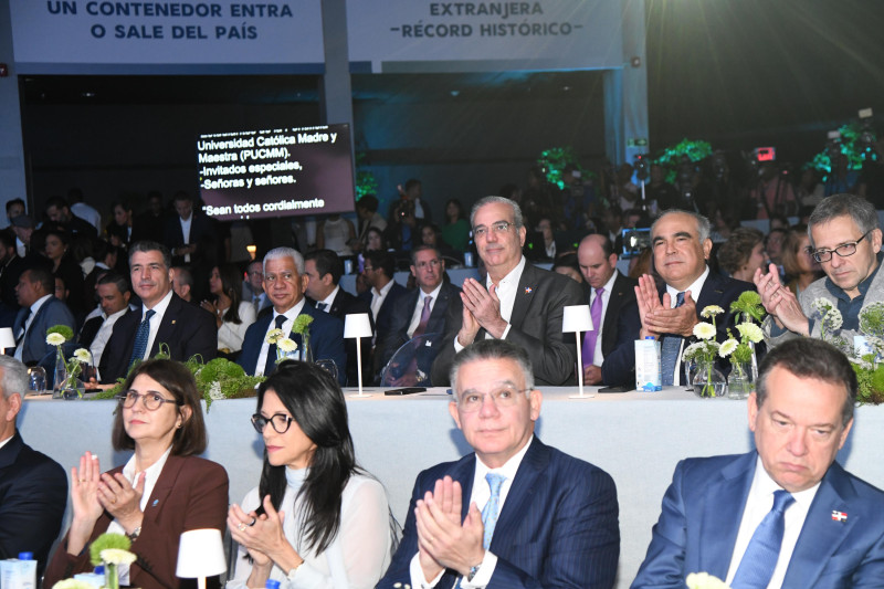 El presidente Abinader participó, junto a otras personalidades políticas y del mundo empresarial, en el 63 aniversario del Conep y el Día Nacional de la Empresa Privada.