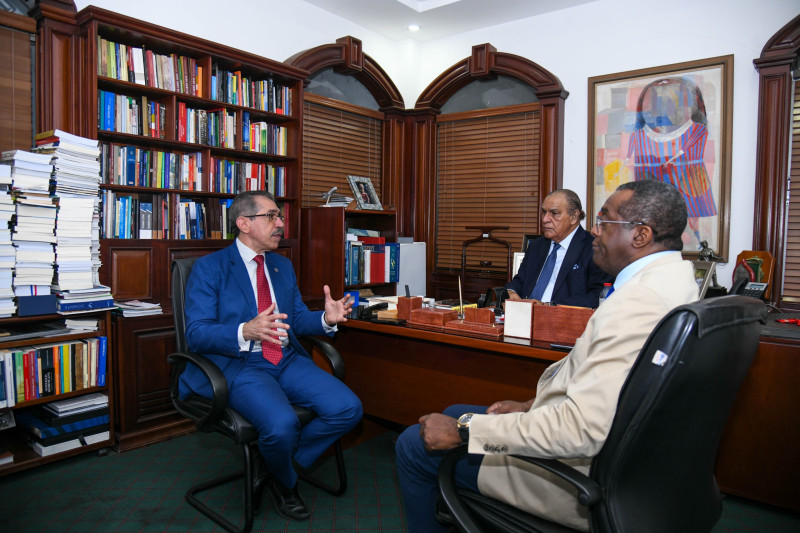 Jorge Asjana visitó al director del Listín Diario, Miguel Franjul.