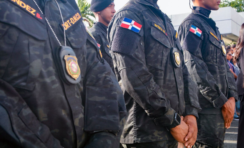ascenso de 634 agentes de la Dirección Nacional de Control de Drogas (DNCD), en cumplimiento al decreto 301-23