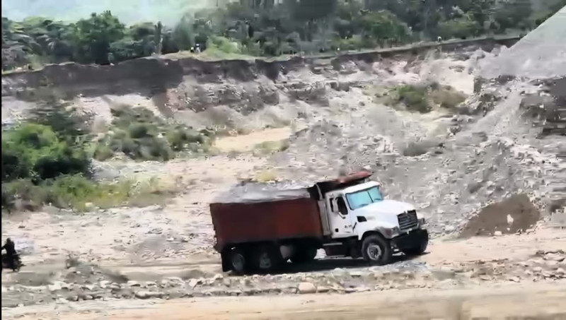 Durante décadas, el río Nizao ha estado  pagando caro el precio de la extracción de arena, en pleno cauce, sin castigo fuerte para sus responsables.