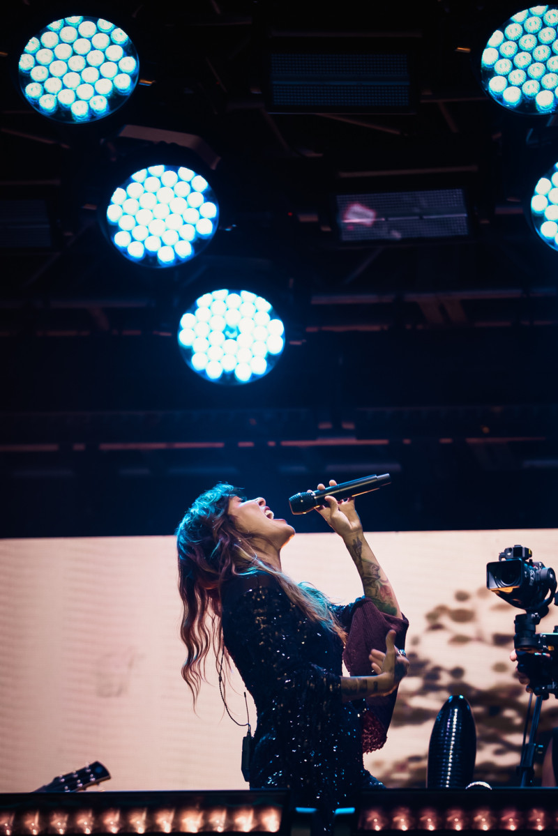 Kany García protagonizó un concierto de grandes emociones para ella y su público que por primera vez la disfrutó en un estadio.