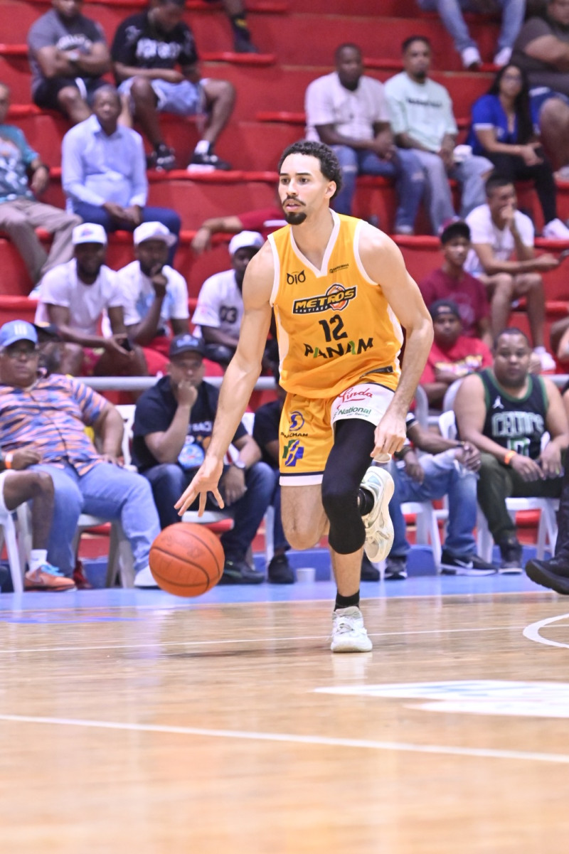 Troy Cracknell encabezó la ofensiva de los Metros en el triunfo sobre los Titantes en la fase de eliminación de la LNB, el 2 de junio de 2026.