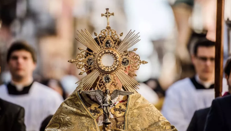 La procesión del Santísimo es el acto central de esta gran solemnidad católica.