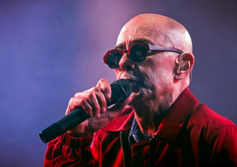 El cantante argentino Indio Solari actúa en Olavarría, Argentina, el 11 de marzo de 2017.