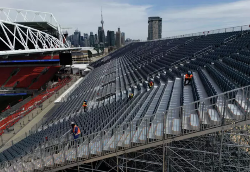 Para ampliar el estadio de Toronto, fue necesario añadir unas 17.000 localidades mediante la construcción de dos gradas detrás de las porterías.
