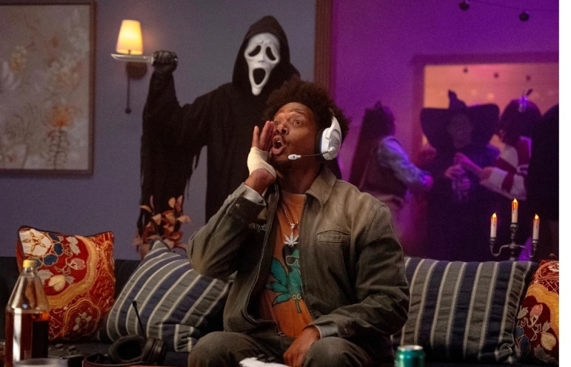Imagen distribuida por Paramount Pictures muestra a Marlon Wayans en una escena de “Scary Movie”.