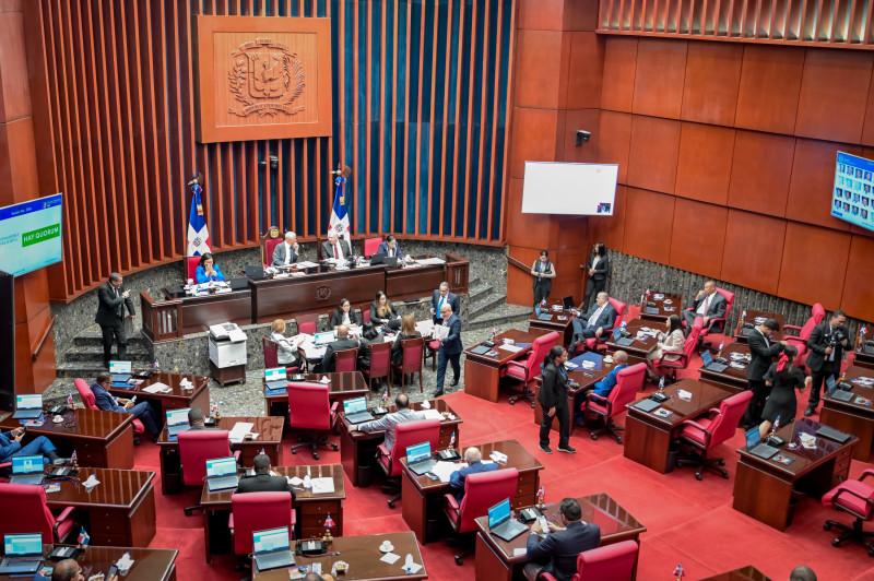 Los congresistas recibieron el proyecto depositado por el Ejecutivo justo cuando la población asimila una escalada en los precios de la canasta básica y los combustibles.