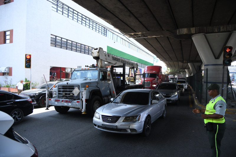Buscan que vehículos pesados circulen durante la noche.