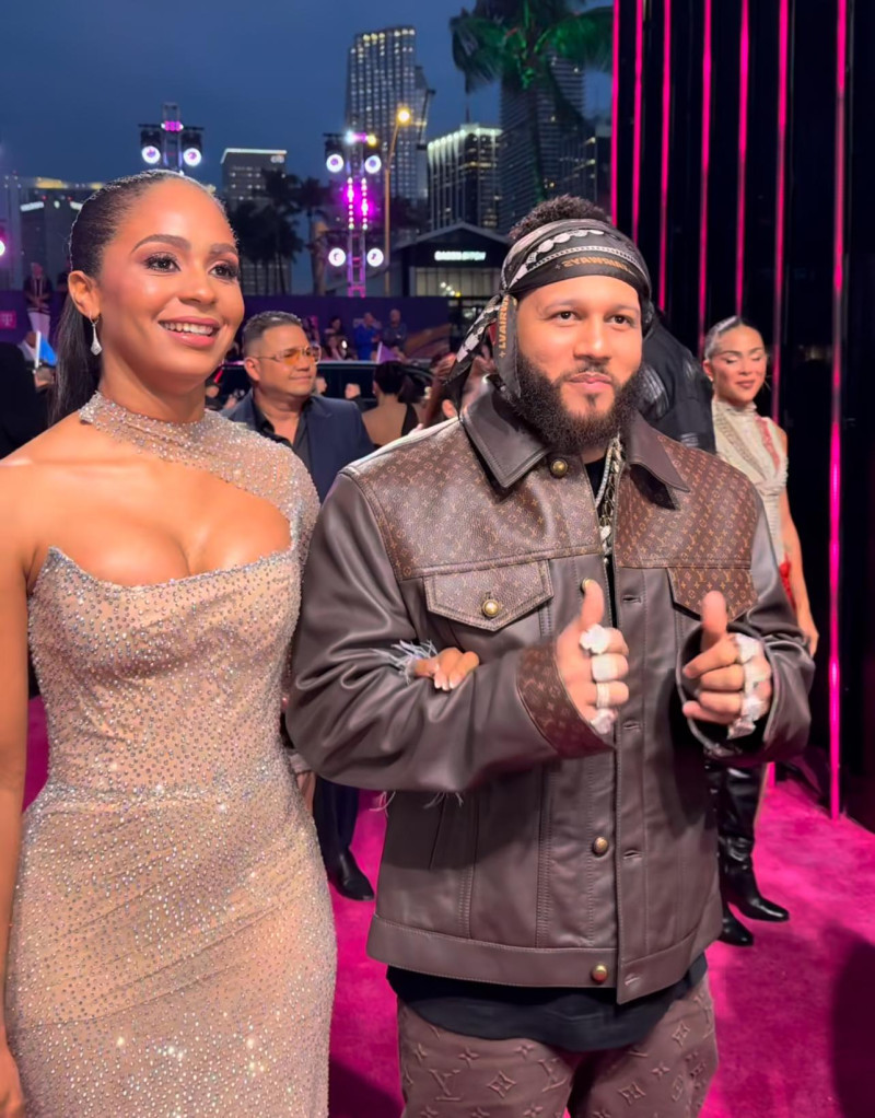 Emanuel Herrera Batista (El Alfa) junto a su esposa Alba Rosa.