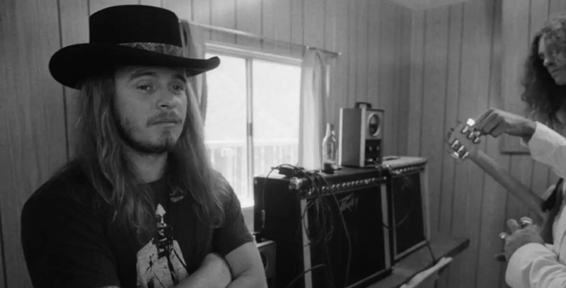 Ronnie Van Zant (1948-1977) fue el vocalista principal, compositor y miembro fundador de la legendaria banda estadounidense de rock Lynyrd Skynyrd.