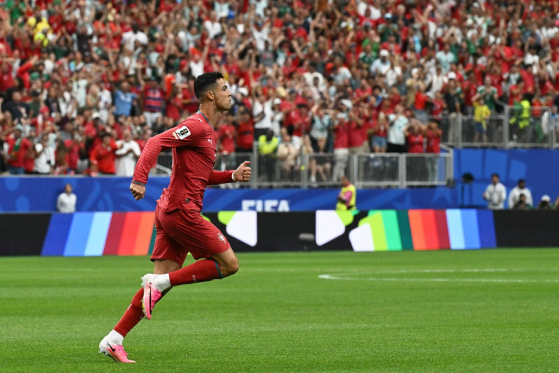 Cristiano Ronaldo mientras celebra después de una anotación contra Uzbekistán en el Mundial 2026.