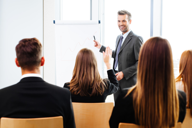 La buena gerencia comienza, precisamente, por la capacidad de rodearse de personas competentes.