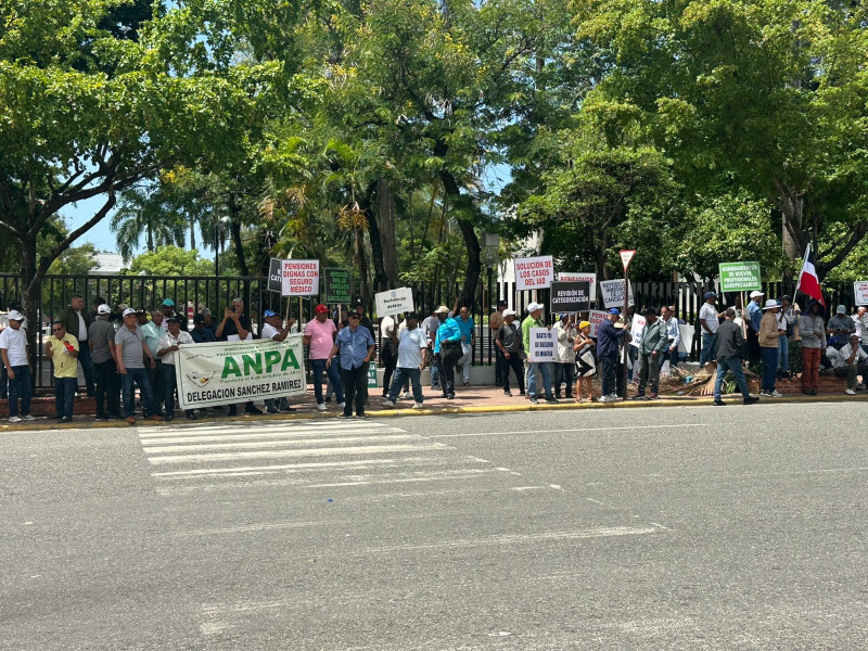 Miembros del ANPA fueron interceptados por bombas lacrimogenas