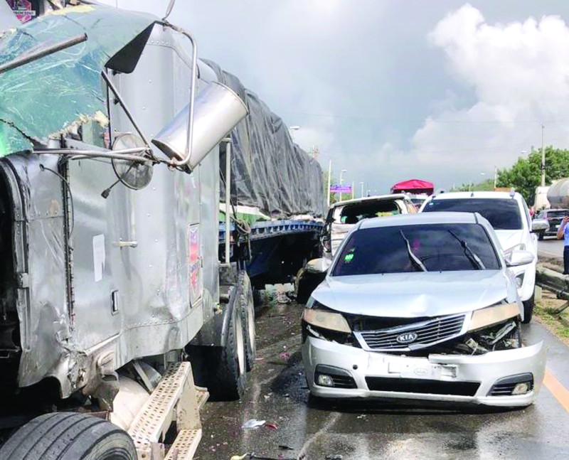 Los vehículos de carga generan graves accidentes.