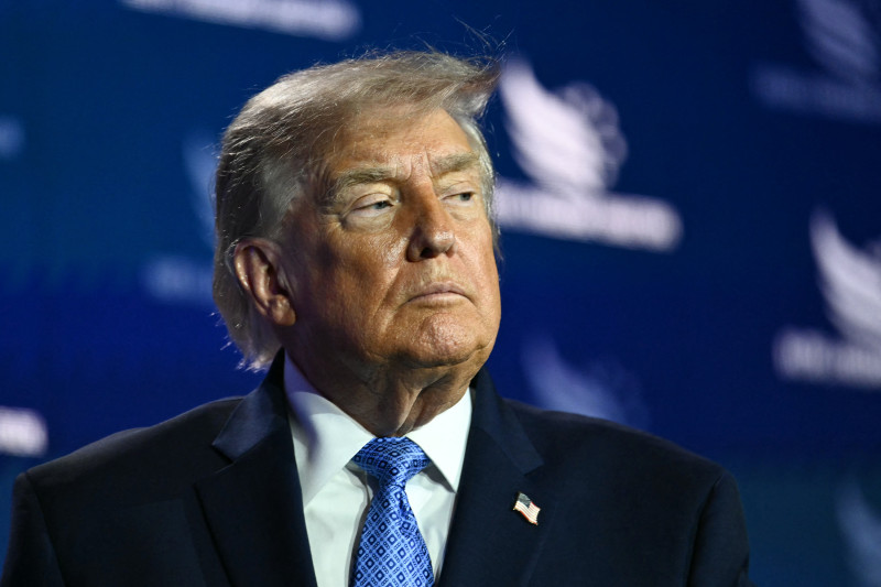 El presidente estadounidense Donald Trump pronuncia un discurso durante la Conferencia de Políticas de la Coalición Fe y Libertad de 2026 en el hotel Washington Hilton.