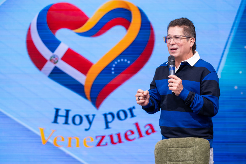 Iván Ruiz destacó la unión de los medios dominicanos durante el Radioteletón Hoy por Venezuela.