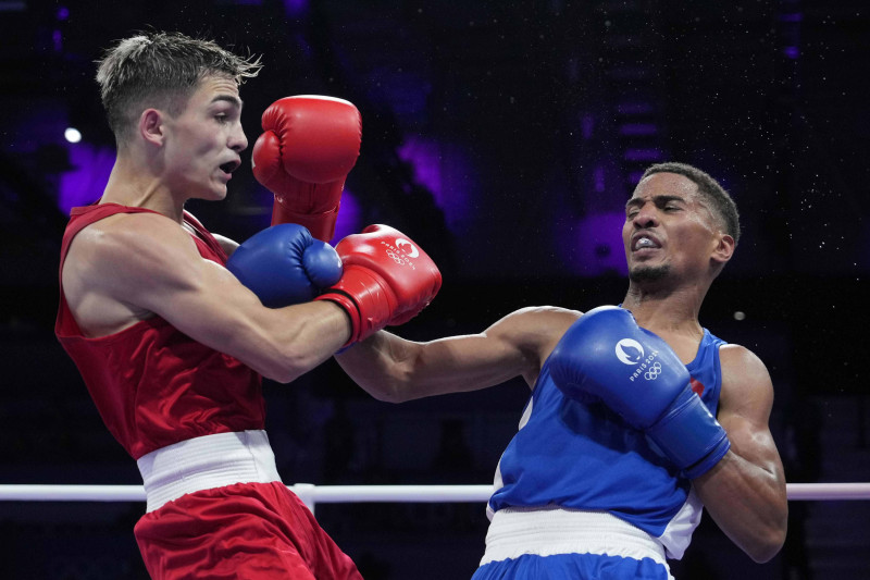 Yunior Alcántara durante su pelea por el bronce con el español Rafael Lozano Serrano, a quien superó por decisión dividida de los jueces en los pasados Juegos Olímpicos de París