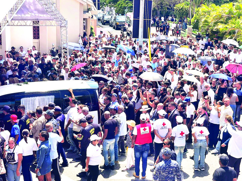 Una multitud acompañó a Alex Bueno en su despedida de su pueblo, San José de las Matas (Sajoma), en la provincia Santiago.