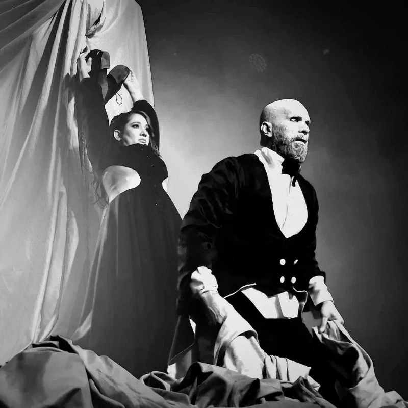 Stuart Ortiz desarrolló una destacada carrera en el teatro dominicano.