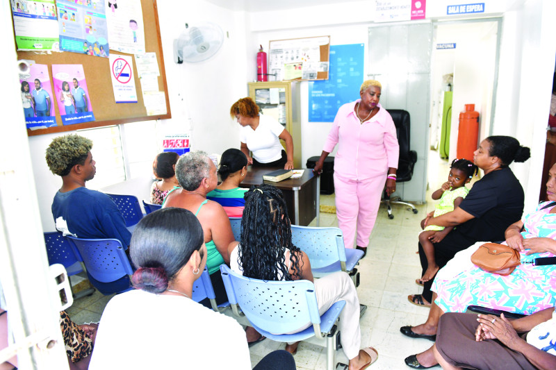Centros de Primer Nivel de Atención funcionan con limitaciones en diferentes sectores del Gran Santo Domingo.