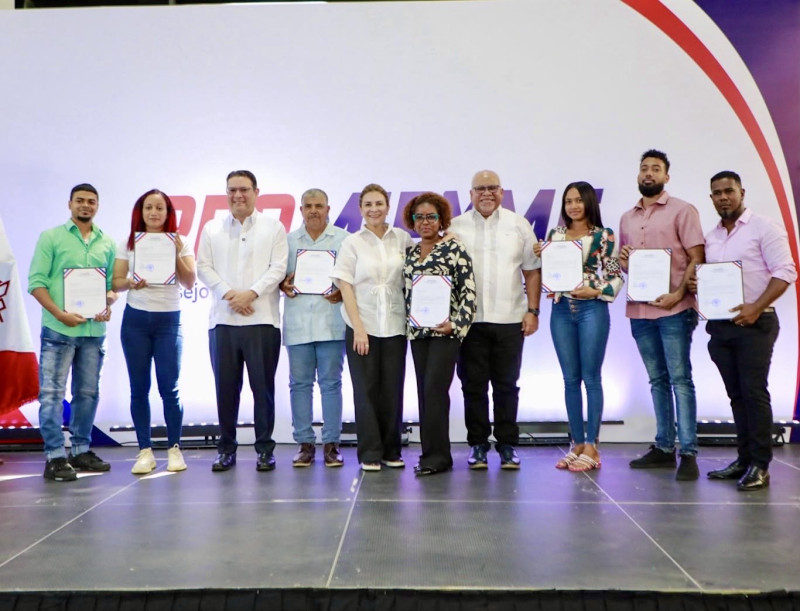 Gobierno supera los RD$900 millones en créditos a microempresarios en lo que va de año