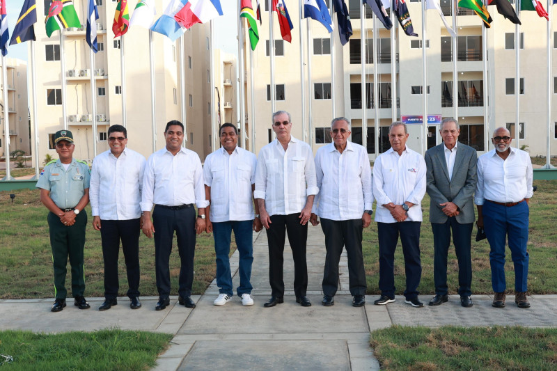 El presidente de la República, Luis Abinader, en la entrega del complejo habitacional que funcionará como Villa Olímpica para alojar a los atletas.