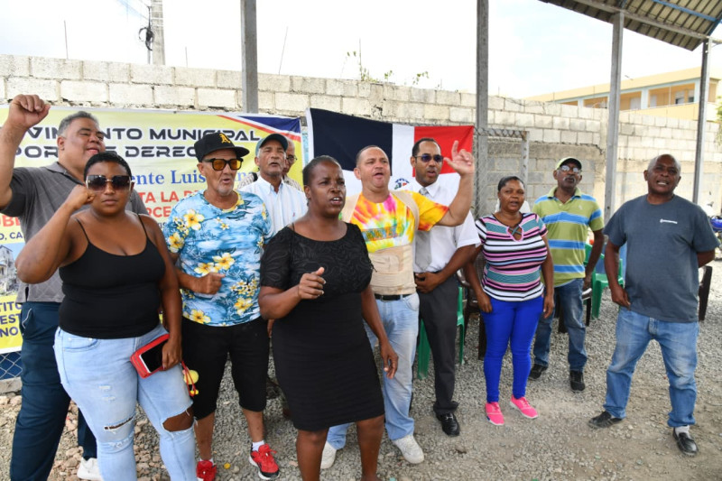 Los manifestantes afirmaron que continuarán sus protestas de forma pacífica hasta obtener una respuesta de las autoridades y reiteraron su principal consigna: “Cero desalojos y titulación”.