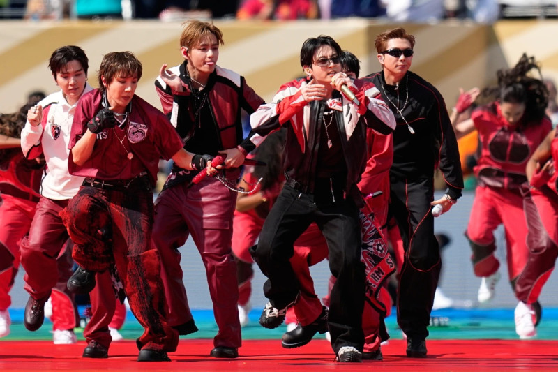 BTS llevó el K-pop al escenario de la final del Mundial 2026 con una presentación de Dynamite.