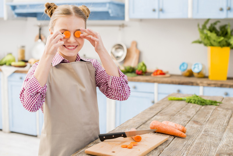 Las zanahorias aportan betacaroteno, un precursor de la vitamina A que contribuye a que los ojos funcionen correctamente. Foto: General Optica.
