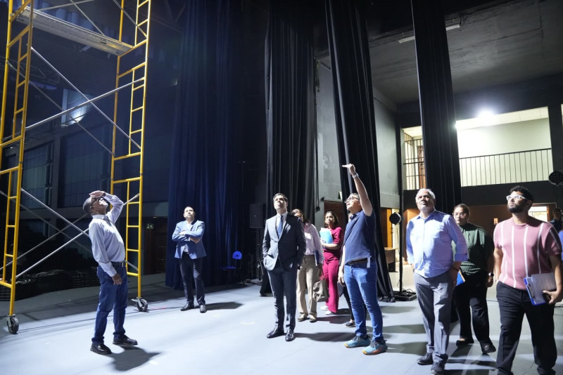 Roberto Angel Salcedo supervisa las mejoras que benefician de manera directa las escuelas de Música, Danza, Artes Visuales y Artes Escénicas.